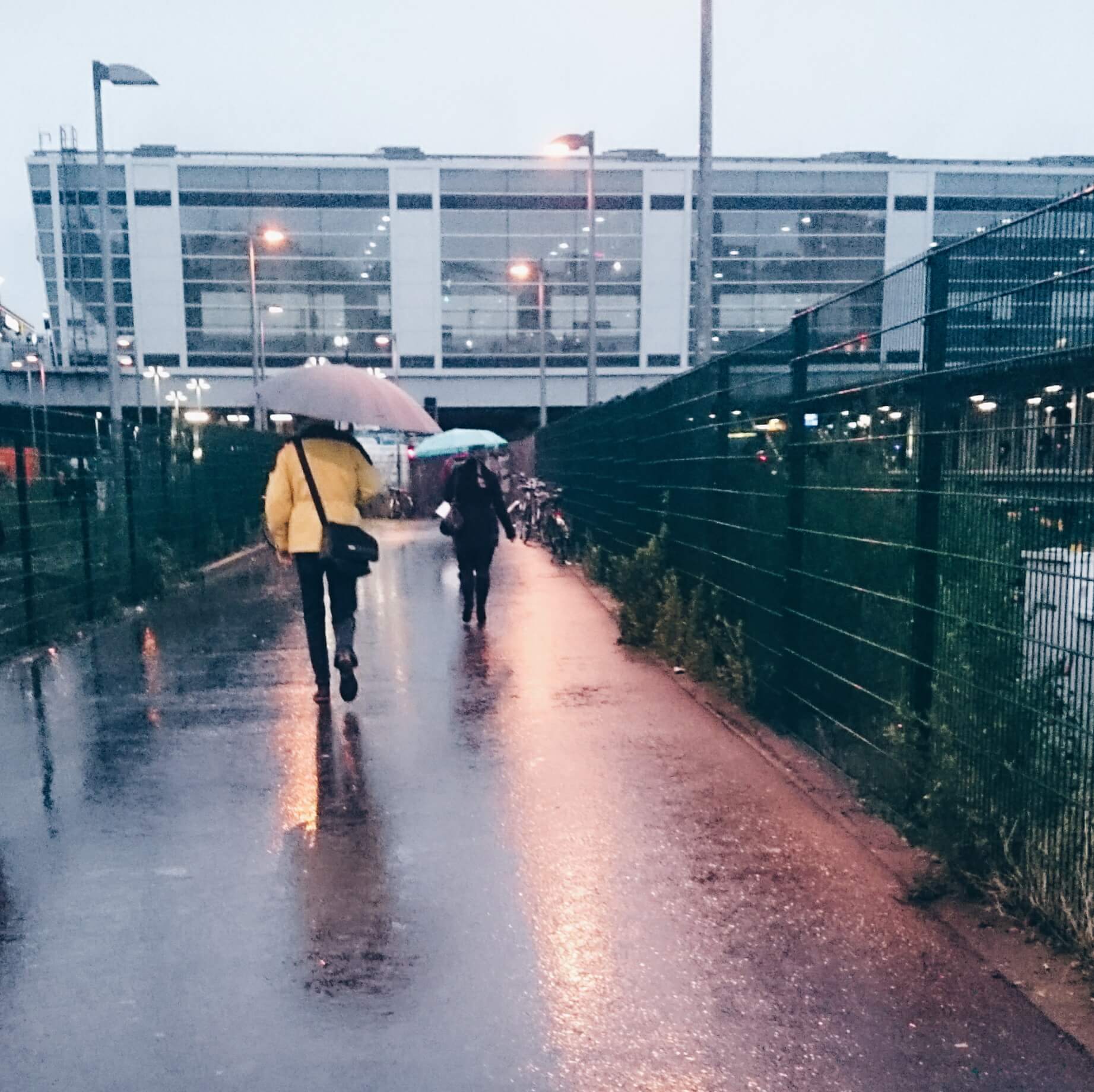 Ostkreuz bei Regen