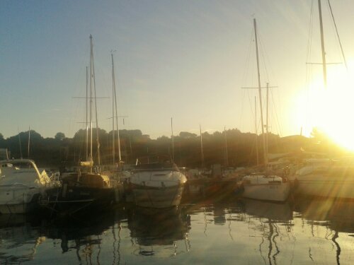 Sonnenuntergang im Jachthafen